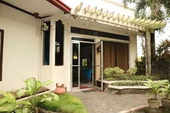 Mayon View Garden Apartelle & Restaurant Legazpi Esterno foto